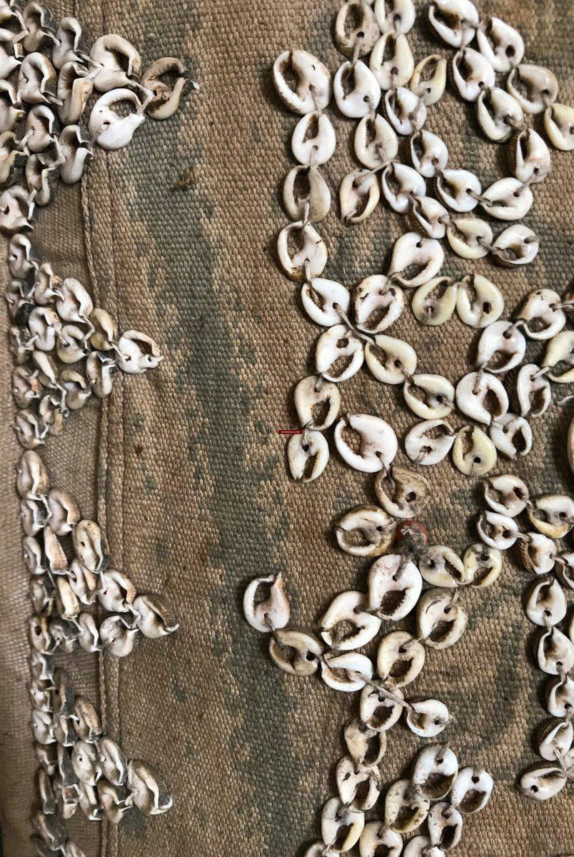 1113 Rare Antique Dayak Borneo Baby Carrier With Sea Shells-WOVENSOULS-Antique-Vintage-Textiles-Art-Decor