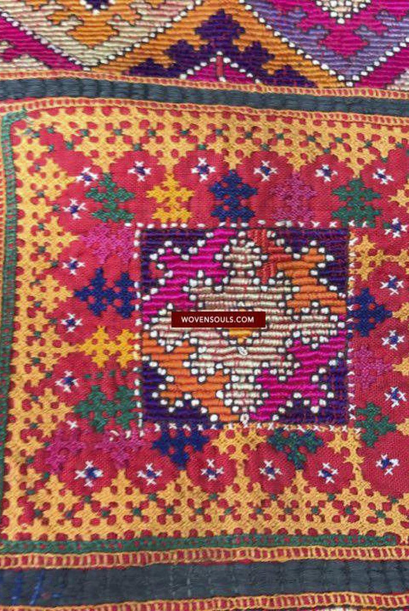 1154 Superbe taie d'oreiller Sindh avec appliquesWOVENSOULS-Antique-Vintage-Textiles-Art-Décor