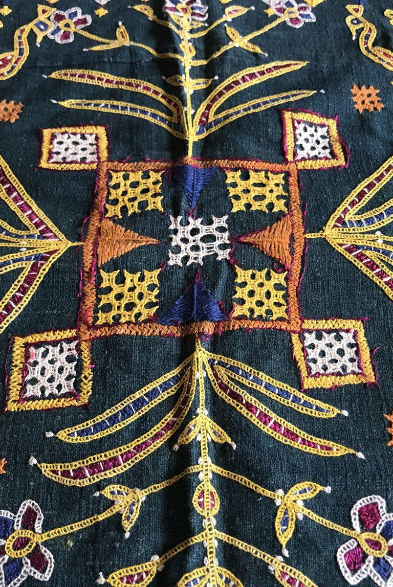 1172 Vintage Ghodiyu berceau tissu broderie indien Textile Art-WOVENSOULS-Antique-Vintage-Textiles-Art-Décor