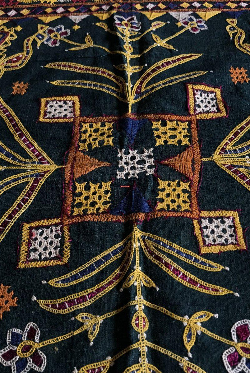 1172 Vintage Ghodiyu berceau tissu broderie indien Textile Art-WOVENSOULS-Antique-Vintage-Textiles-Art-Décor