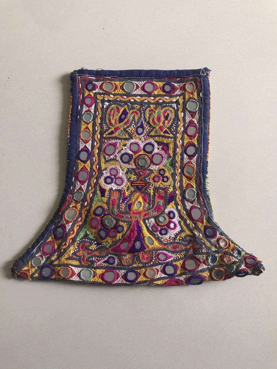 1197 Small Vintage Purse with Ahir Embroidery-WOVENSOULS-Antique-Vintage-Textiles-Art-Decor