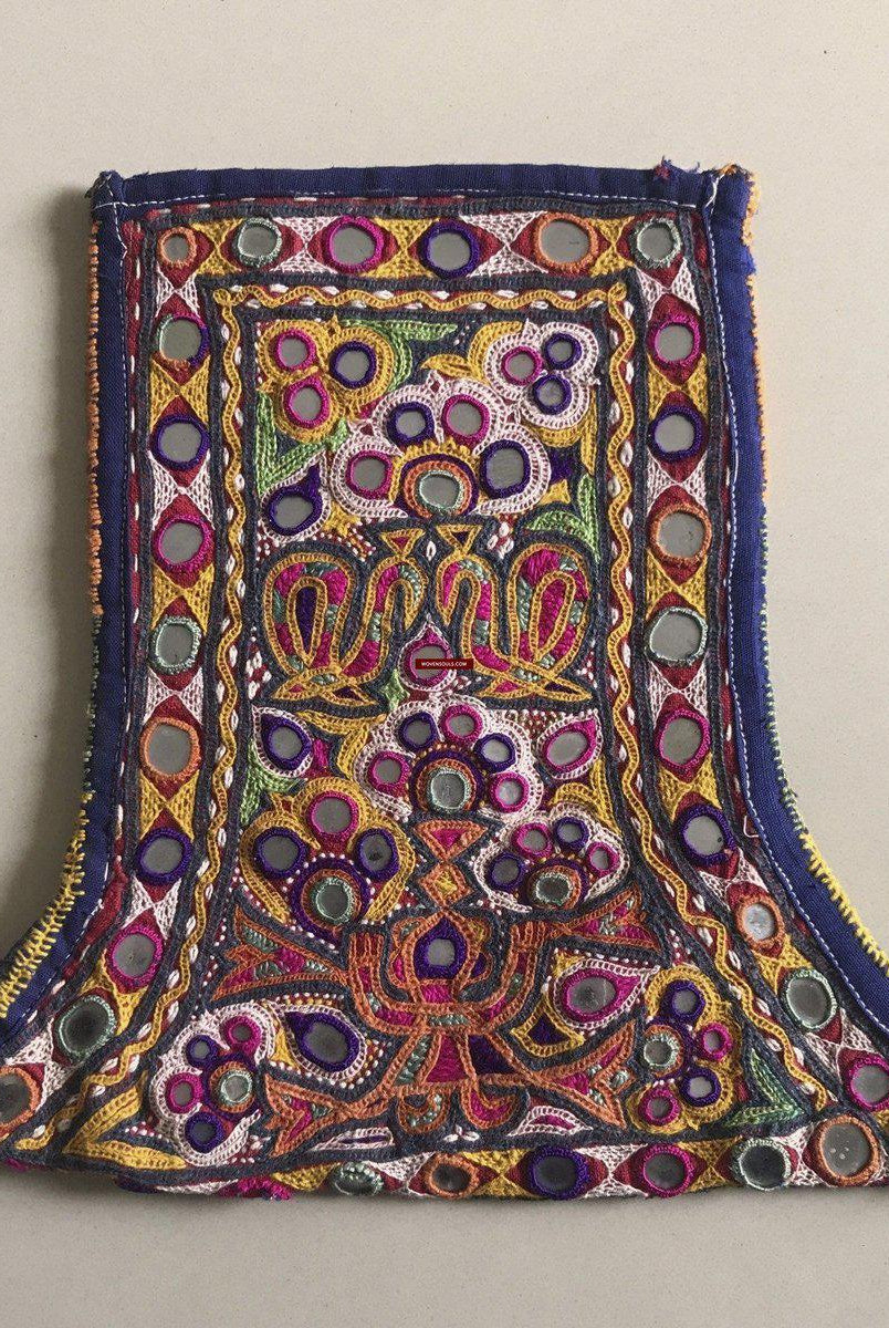 1197 Small Vintage Purse with Ahir Embroidery-WOVENSOULS-Antique-Vintage-Textiles-Art-Decor