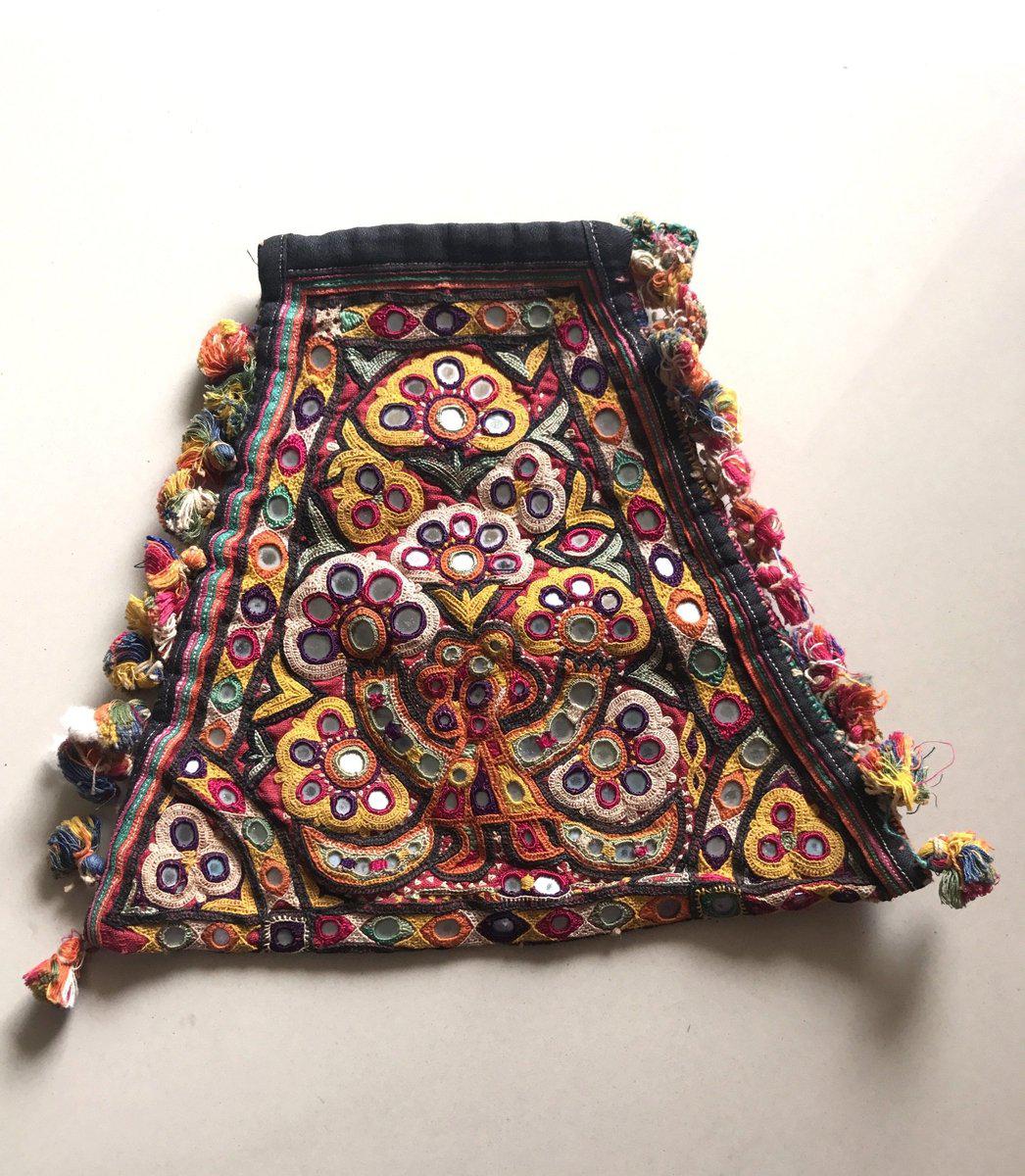 1199 Small Vintage Purse with Ahir Embroidery-WOVENSOULS-Antique-Vintage-Textiles-Art-Decor