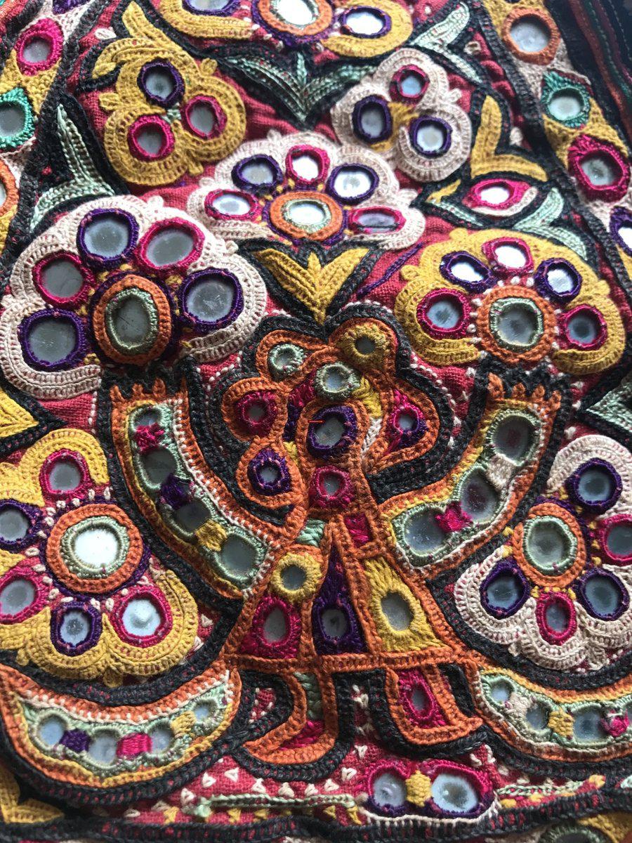 1199 Small Vintage Purse with Ahir Embroidery-WOVENSOULS-Antique-Vintage-Textiles-Art-Decor