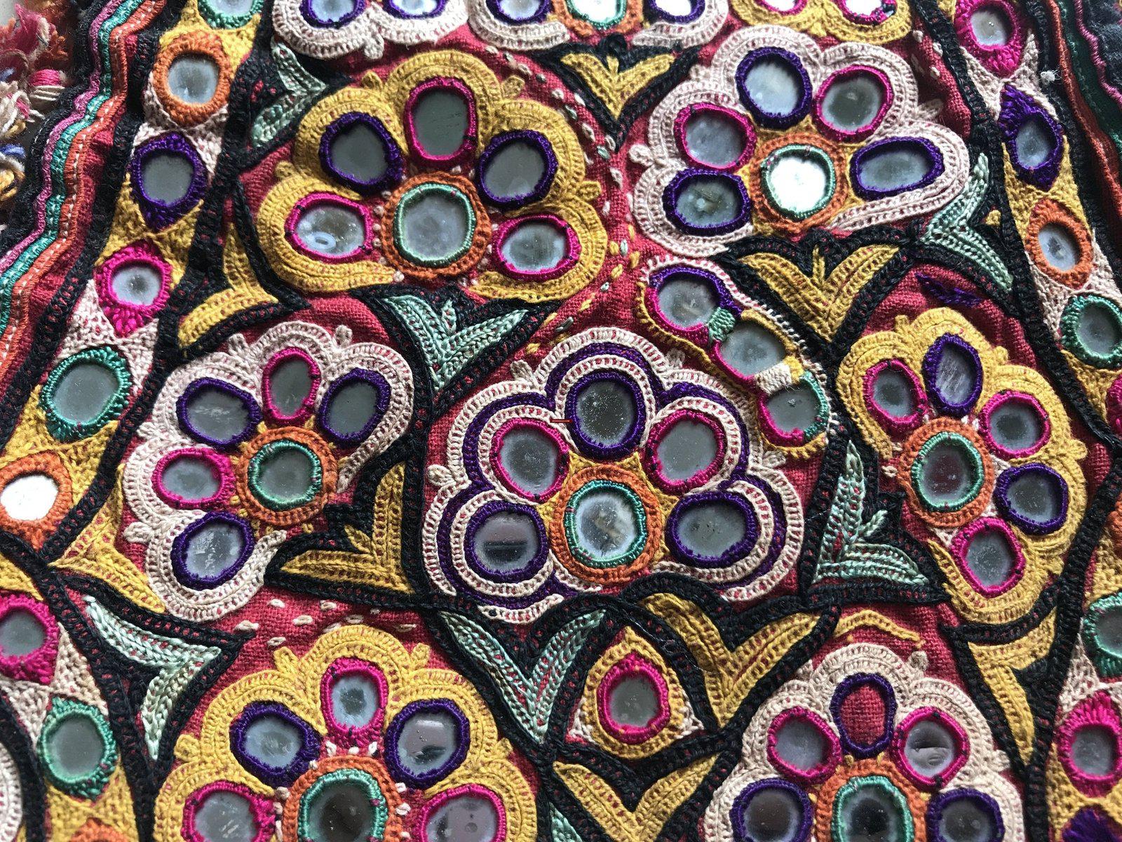 1199 Small Vintage Purse with Ahir Embroidery-WOVENSOULS-Antique-Vintage-Textiles-Art-Decor