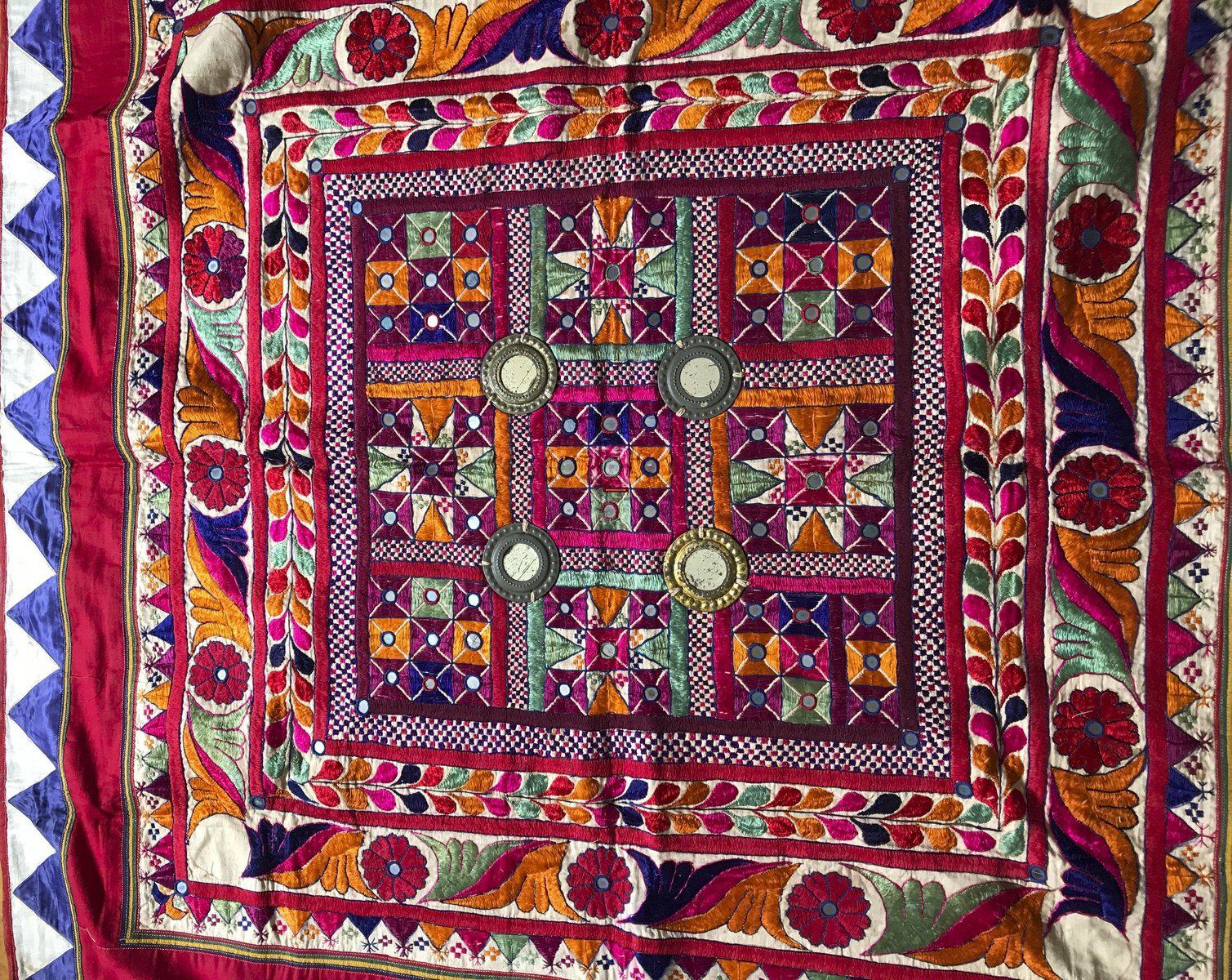 1211 Vintage indischer zeremonieller Baldachin, Wanddekoration, Textilkunst aus Gujarat-WOVENSOULS-Antike-Vintage-Textilien-Kunst-Dekor
