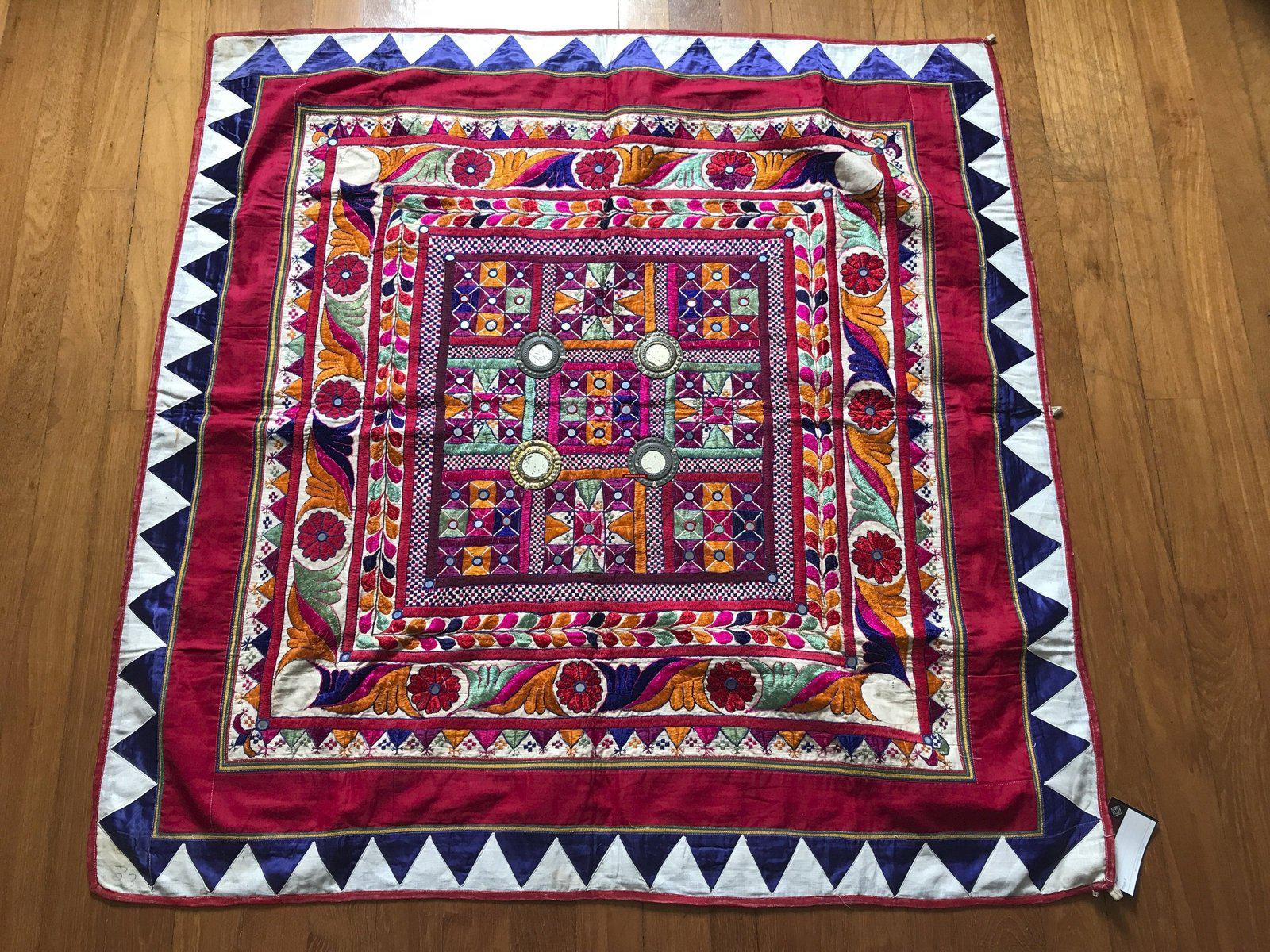 1211 Vintage indischer zeremonieller Baldachin, Wanddekoration, Textilkunst aus Gujarat-WOVENSOULS-Antike-Vintage-Textilien-Kunst-Dekor