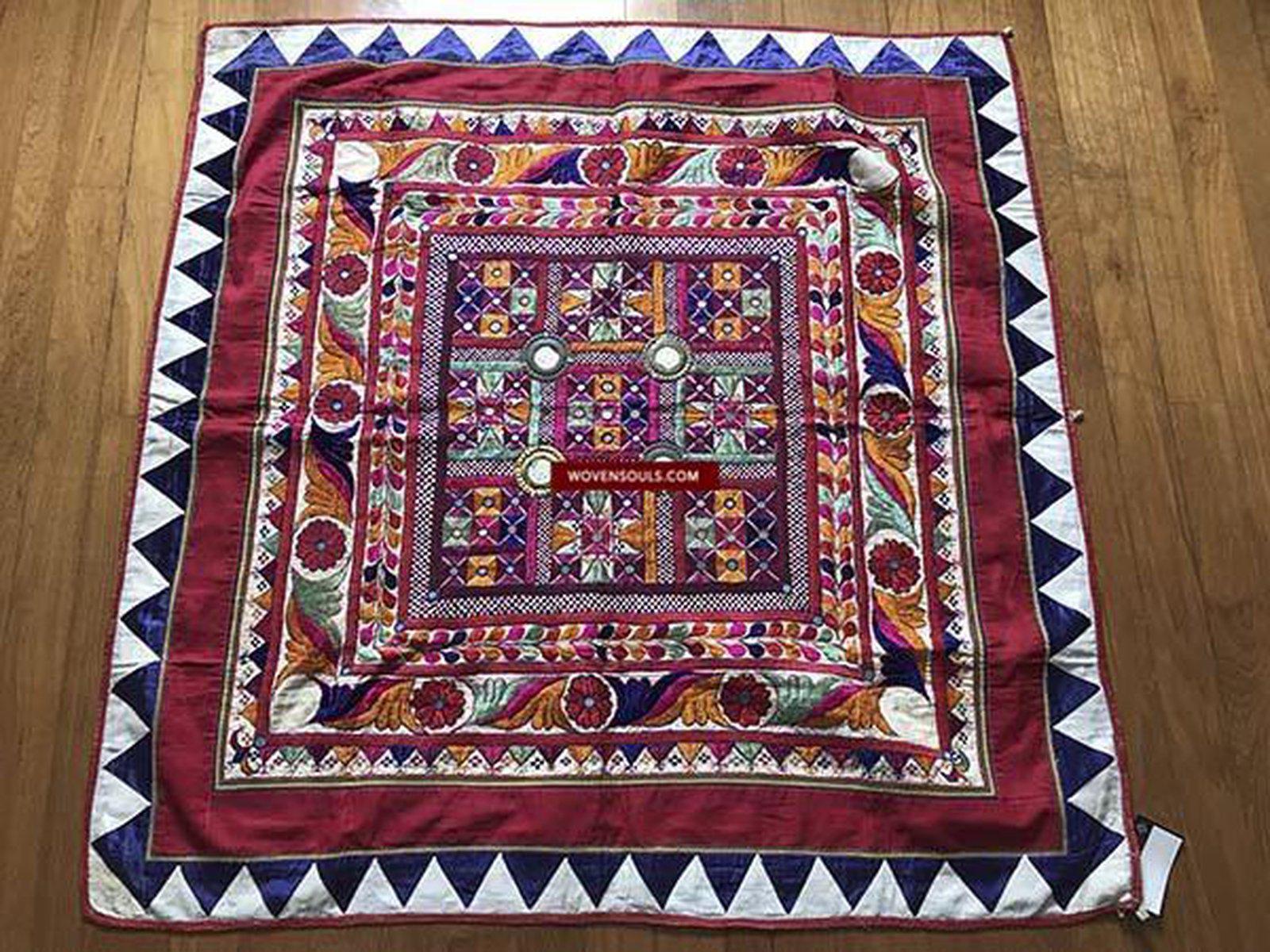 1211 Vintage indischer zeremonieller Baldachin, Wanddekoration, Textilkunst aus Gujarat-WOVENSOULS-Antike-Vintage-Textilien-Kunst-Dekor