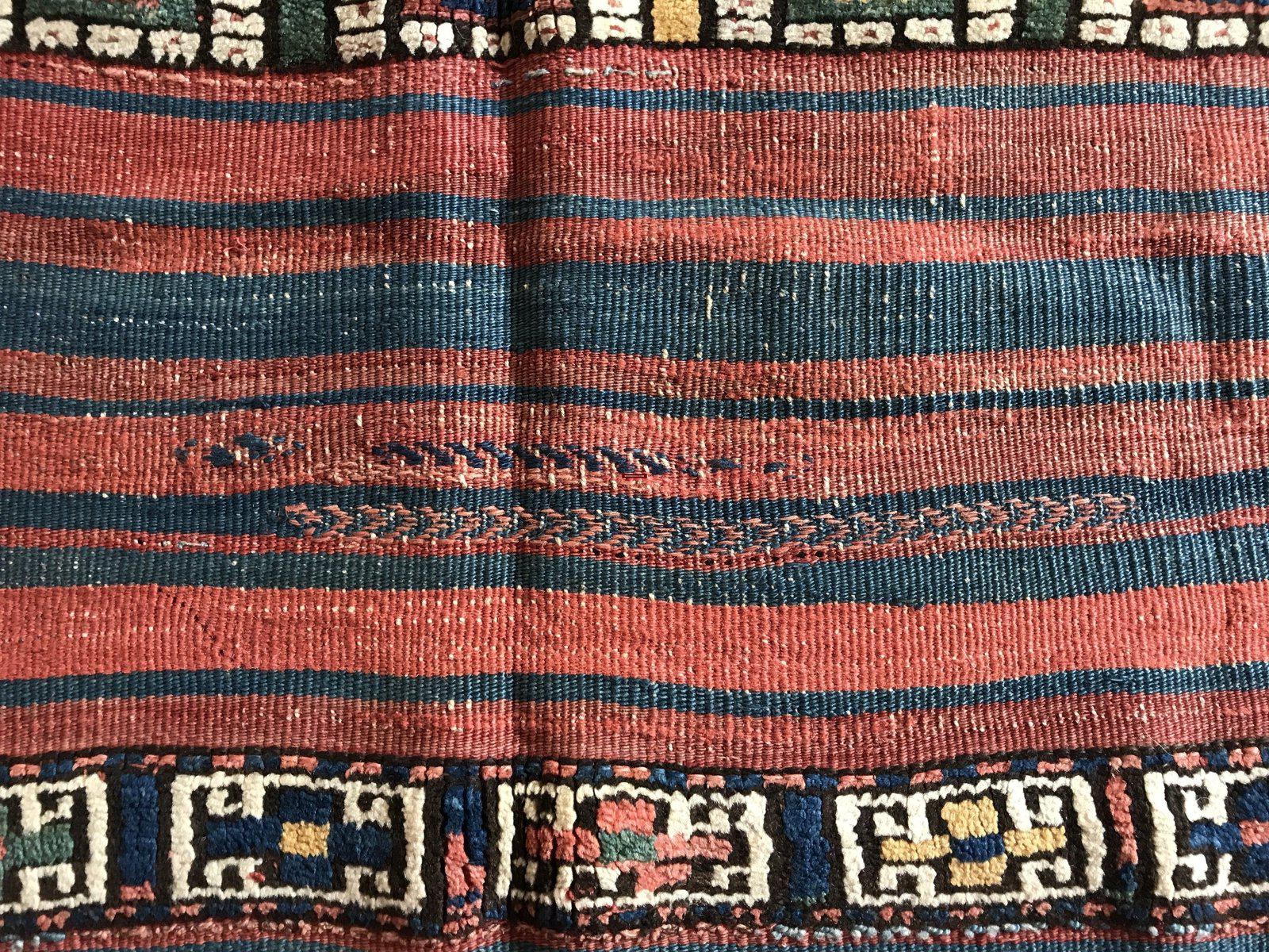 1257 Raro e antico Yuncu Kilim anatolico con fasce in pile - Galleria-2-WOVENSOULS-Arredamento artistico-tessile-vintage-antico