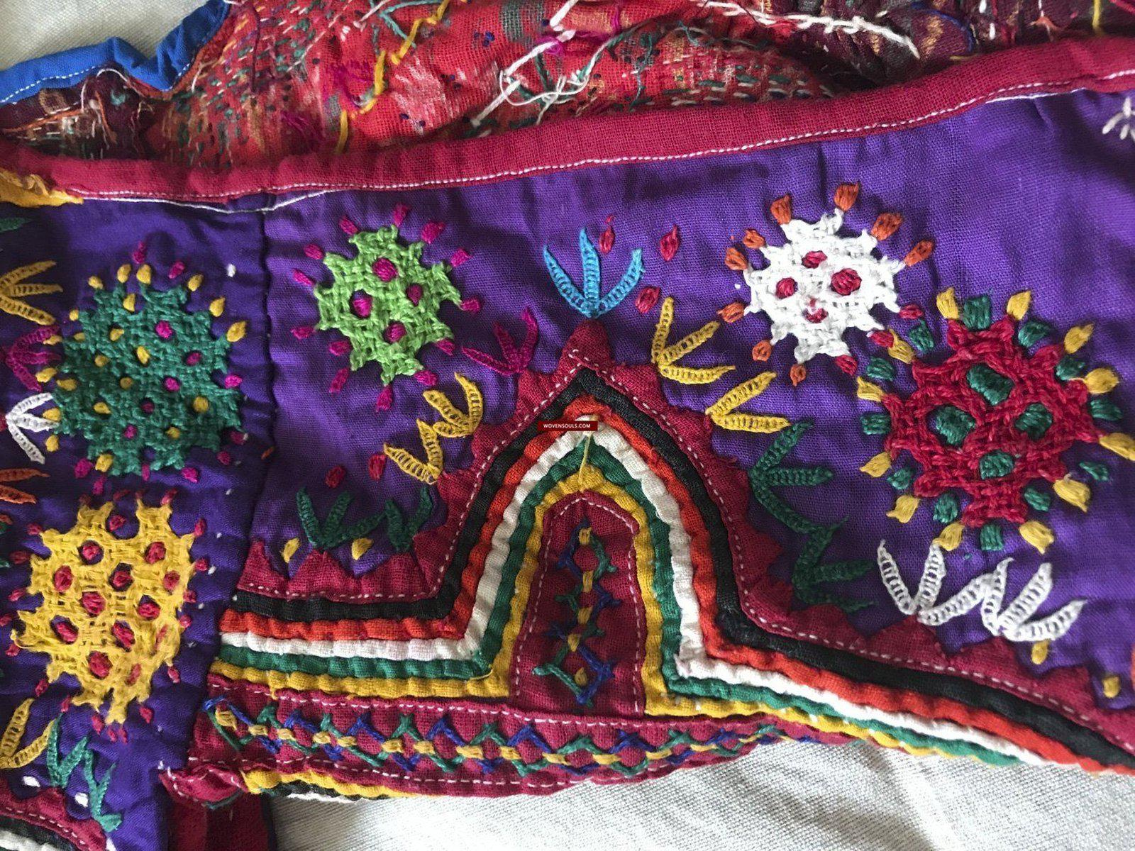1265 Vintage Choli Blouse with Embroidery-WOVENSOULS-Antique-Vintage-Textiles-Art-Decor