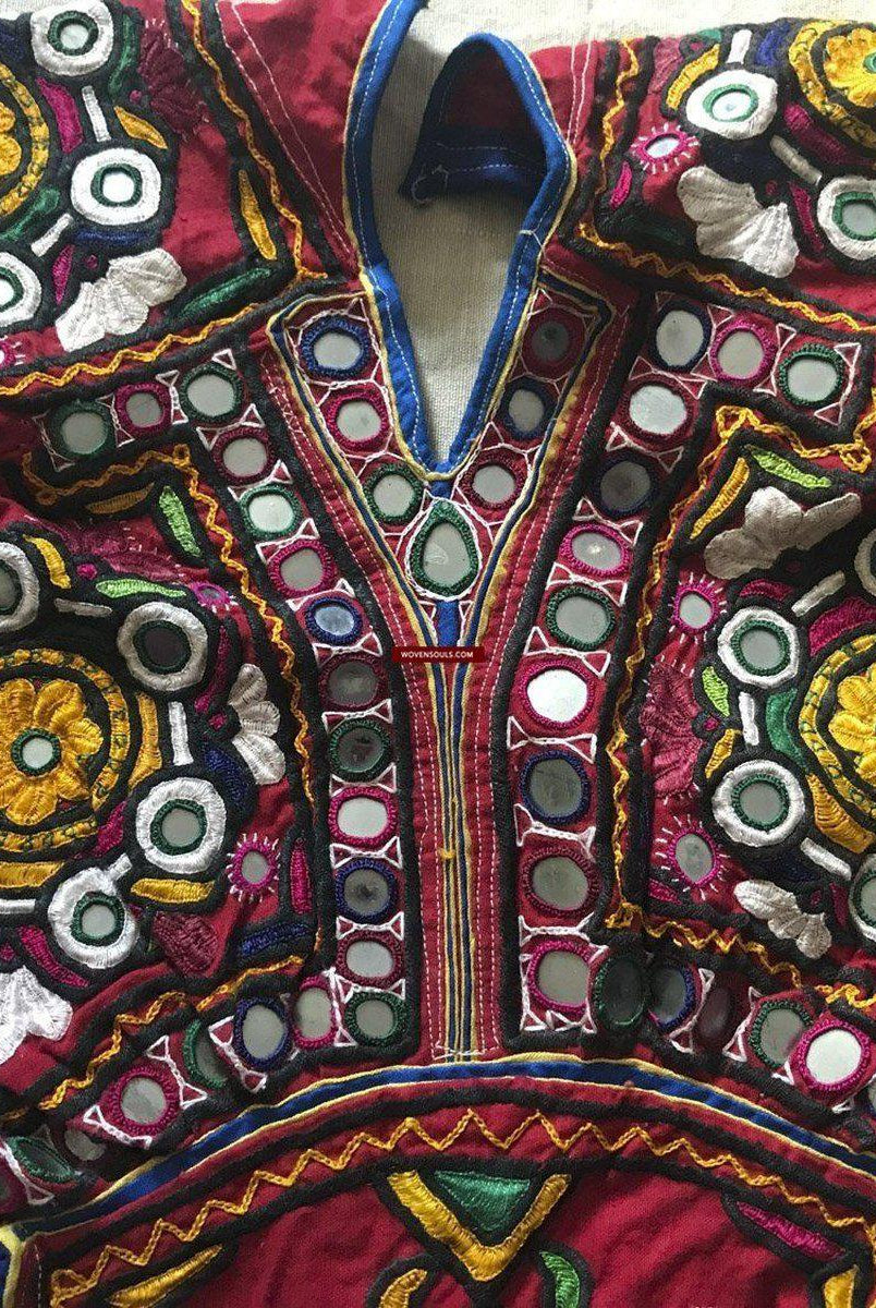 1266 Vintage Choli Blouse with Embroidery-WOVENSOULS-Antique-Vintage-Textiles-Art-Decor