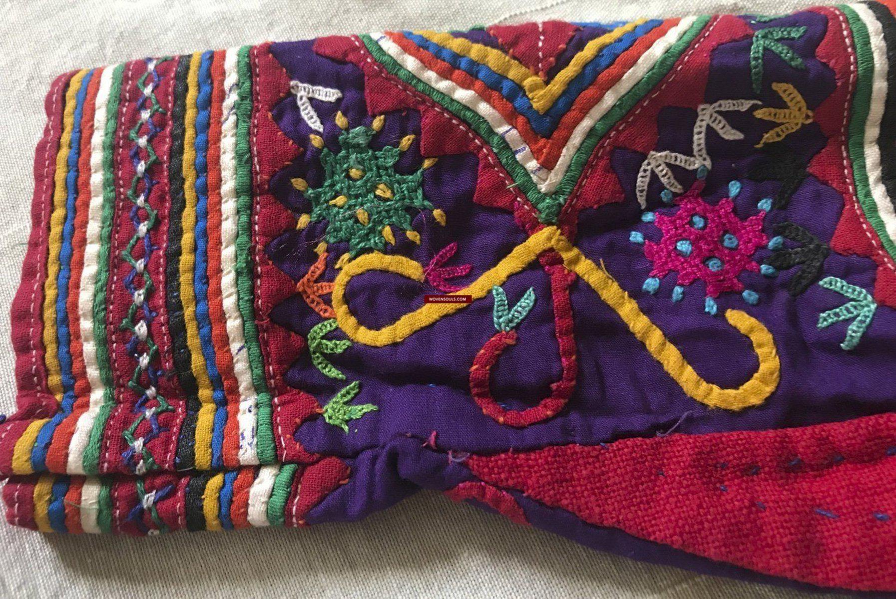 1267 Vintage Choli Blouse with Embroidery-WOVENSOULS-Antique-Vintage-Textiles-Art-Decor