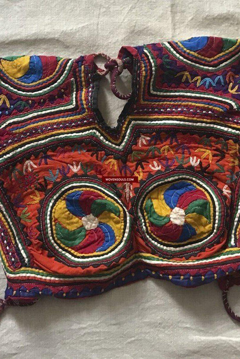 1267 Vintage Choli Blouse with Embroidery-WOVENSOULS-Antique-Vintage-Textiles-Art-Decor