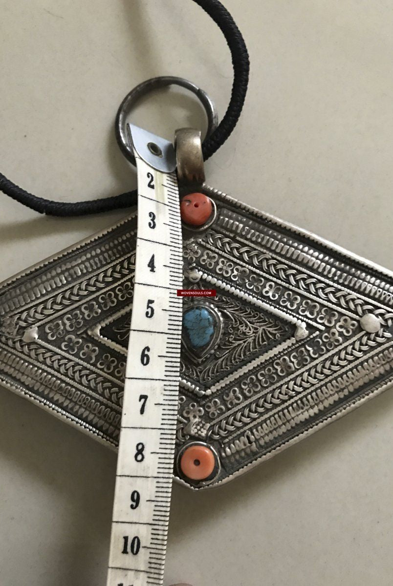 1282 Raro ciondolo in argento cimelio del vecchio Ladakh VENDUTO-WOVENSOULS-Arredamento artistico-tessile-vintage-antico
