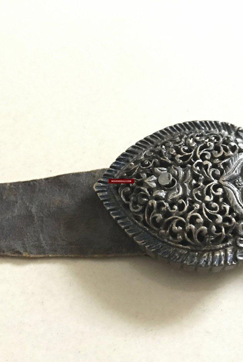 1283 VERKAUFT Antiker Bhutan-Gürtel mit Metallornamenten – Museumsqualität –WOVENSOULS-Antike-Vintage-Textilien-Kunst-Dekor