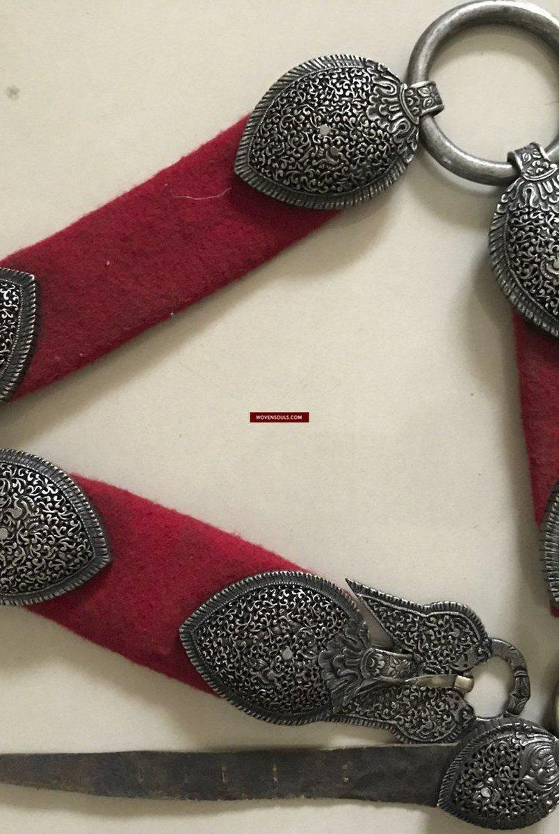 1283 VERKAUFT Antiker Bhutan-Gürtel mit Metallornamenten – Museumsqualität –WOVENSOULS-Antike-Vintage-Textilien-Kunst-Dekor