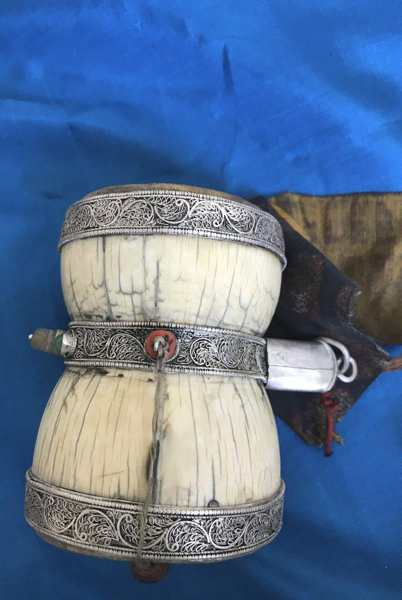 1285 Objet rituel bouddhiste tibétain antique rare Tambour Damru-WOVENSOULS-Antique-Vintage-Textiles-Art-Décor