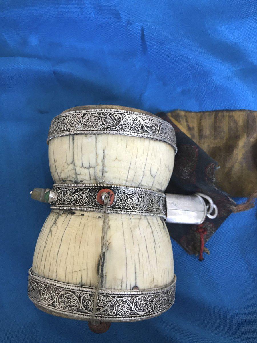1285 Seltenes antikes tibetisch-buddhistisches Ritualobjekt Damru Drum-WOVENSOULS-Antike-Vintage-Textilien-Kunst-Dekor