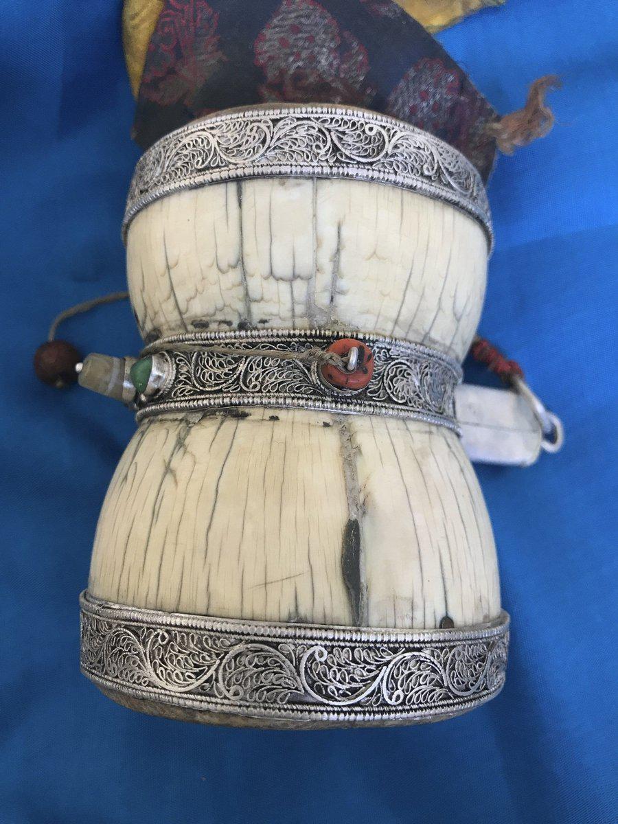 1285 Seltenes antikes tibetisch-buddhistisches Ritualobjekt Damru Drum-WOVENSOULS-Antike-Vintage-Textilien-Kunst-Dekor
