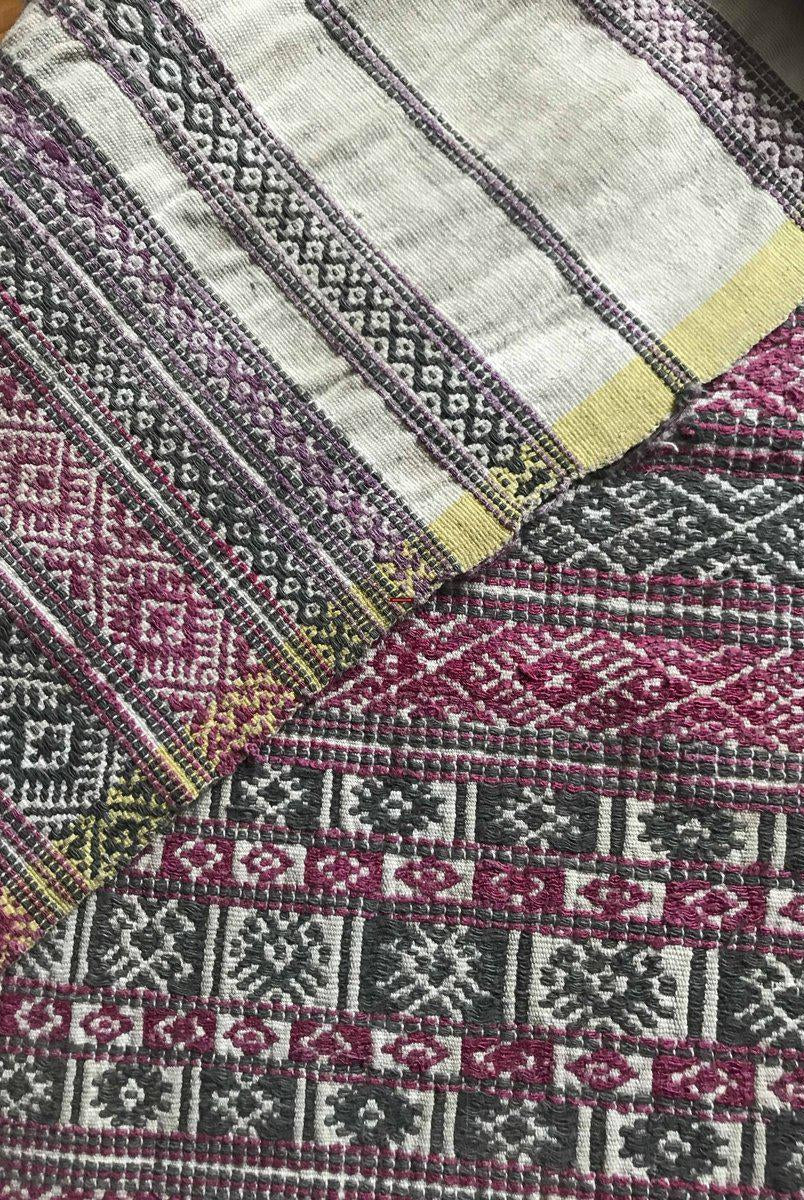 1300 Antike handgewebte Schärpe in Museumsqualität aus Bhutan - Kera-WOVENSOULS-Antike-Vintage-Textilien-Kunst-Dekor