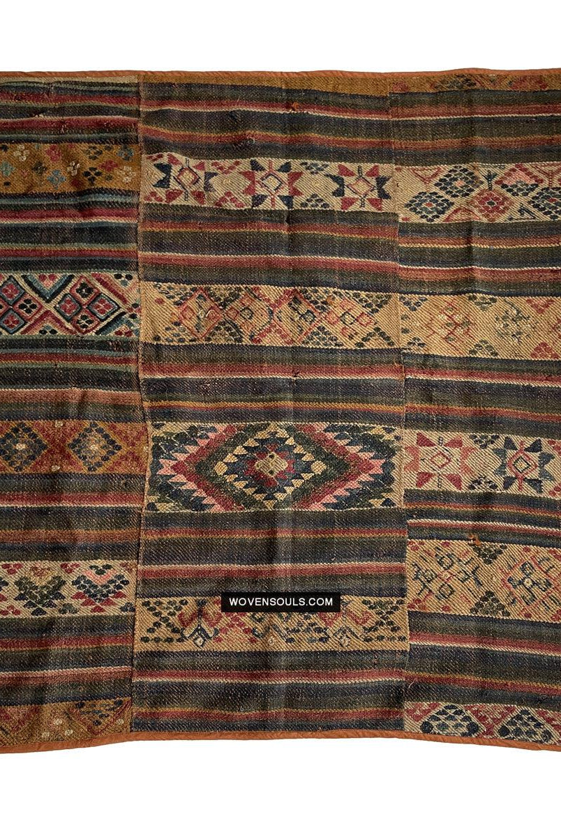 1302 MASTERPIECE Antiker Bhutan Charkab Regenmantel-WOVENSOULS Galerie für antike Textilien und Kunst
