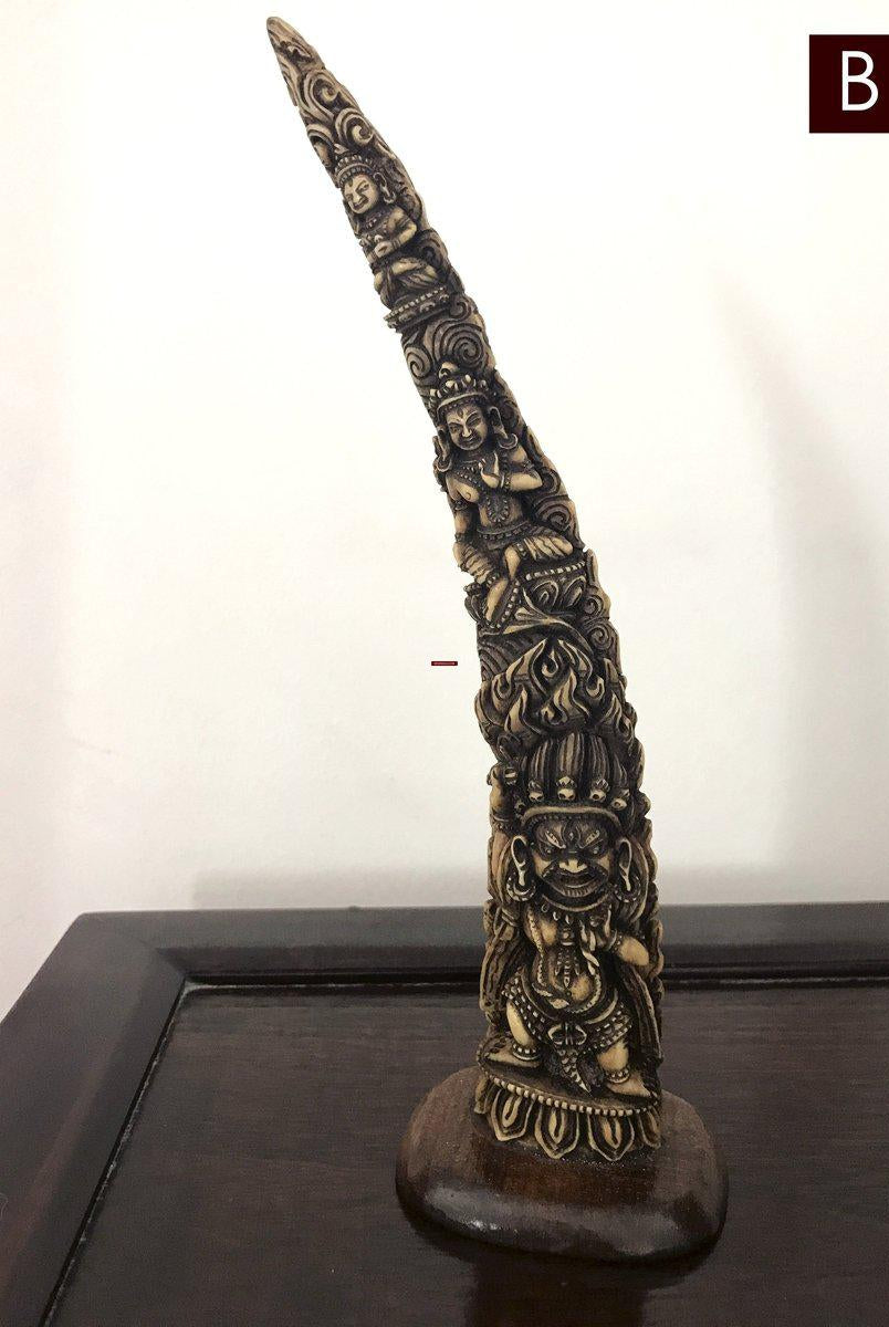 1309 Paar antike tantrische buddhistische Hornschnitzereien aus dem 19. Jahrhundert-WOVENSOULS-Antike-Vintage-Textilien-Kunst-Dekor