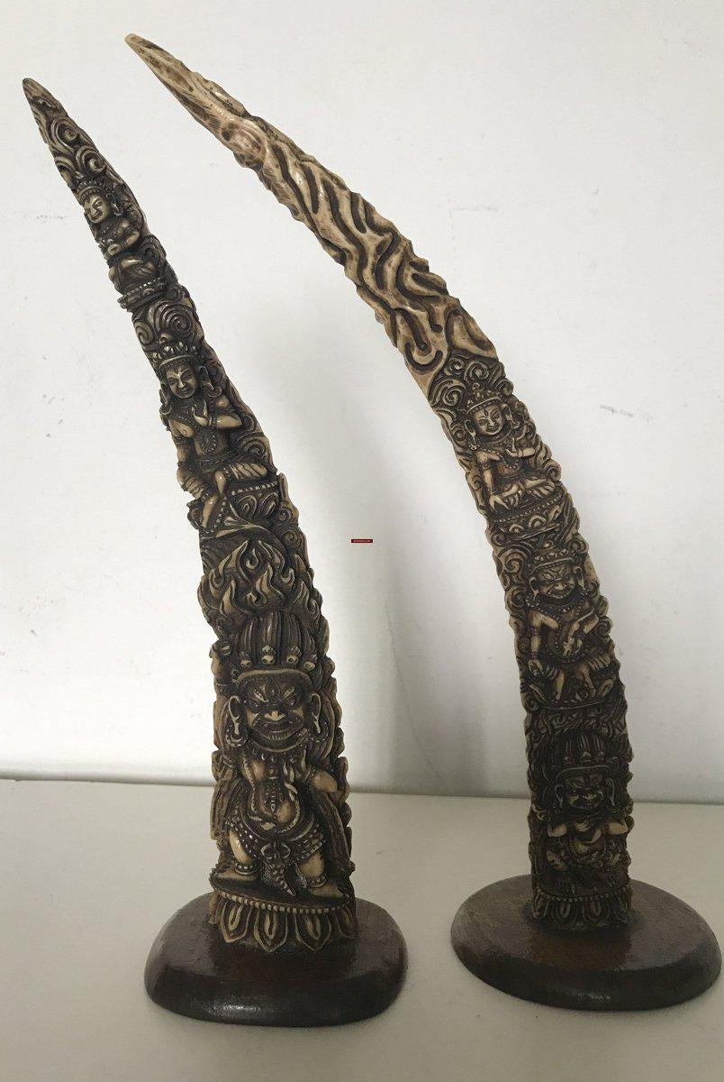 1309 Paar antike tantrische buddhistische Hornschnitzereien aus dem 19. Jahrhundert-WOVENSOULS-Antike-Vintage-Textilien-Kunst-Dekor