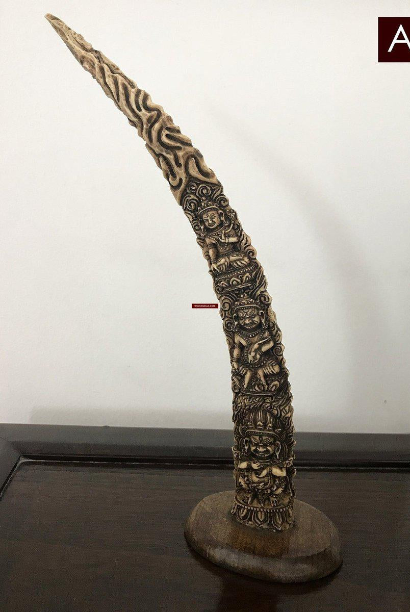 1309 Paar antike tantrische buddhistische Hornschnitzereien aus dem 19. Jahrhundert-WOVENSOULS-Antike-Vintage-Textilien-Kunst-Dekor