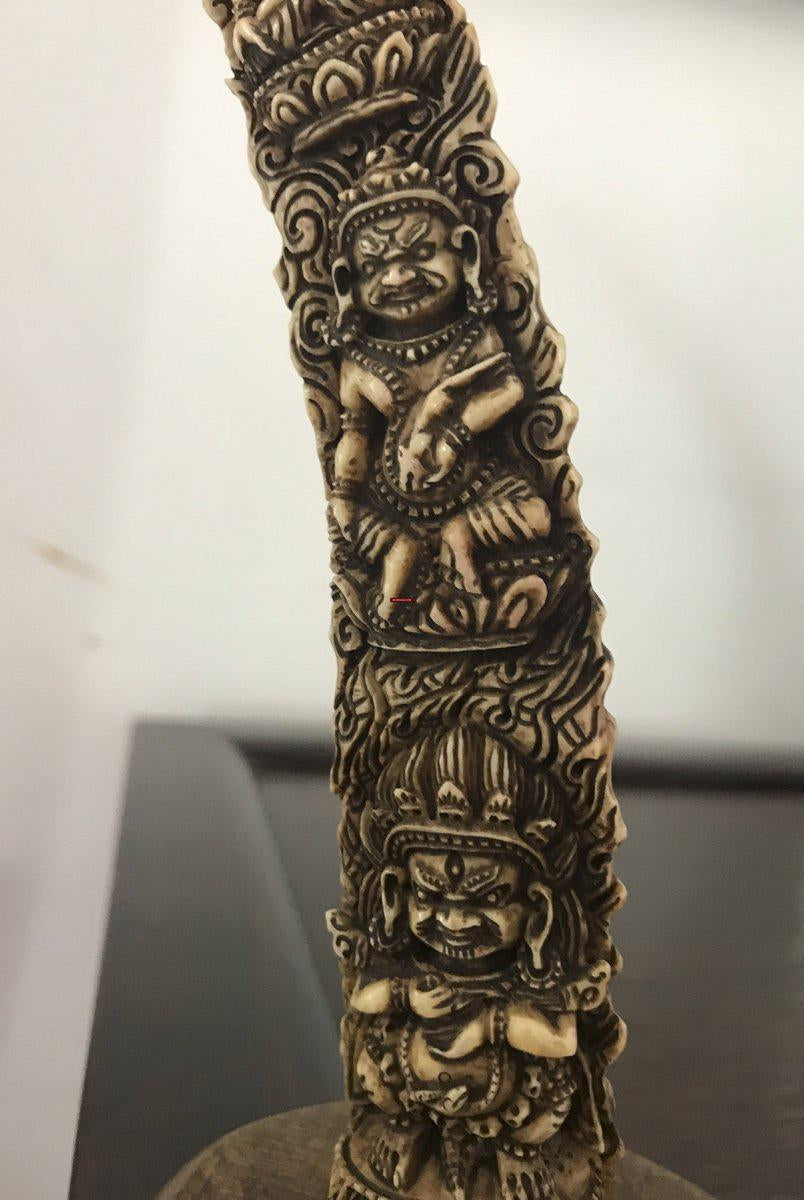 1309 Paar antike tantrische buddhistische Hornschnitzereien aus dem 19. Jahrhundert-WOVENSOULS-Antike-Vintage-Textilien-Kunst-Dekor