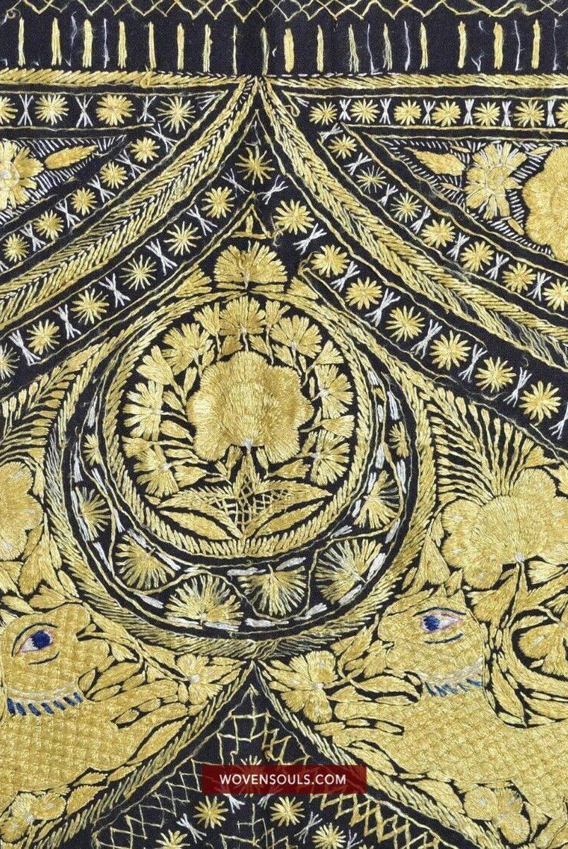 1397 Antique Deccan Ceremonial Offering Phulkari Textile - Lion Motifs-WOVENSOULS-Antique-Vintage-Textiles-Art-Decor