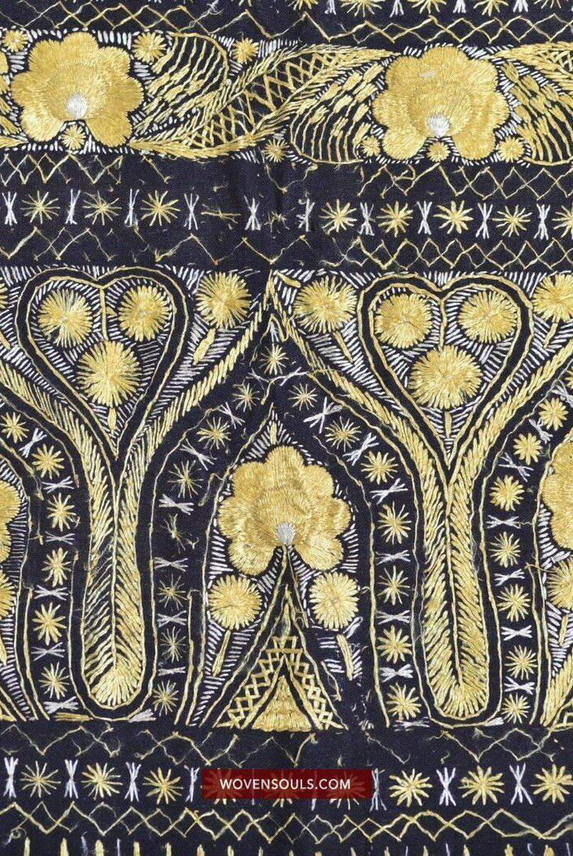 1397 Antique Deccan Ceremonial Offering Phulkari Textile - Lion Motifs-WOVENSOULS-Antique-Vintage-Textiles-Art-Decor