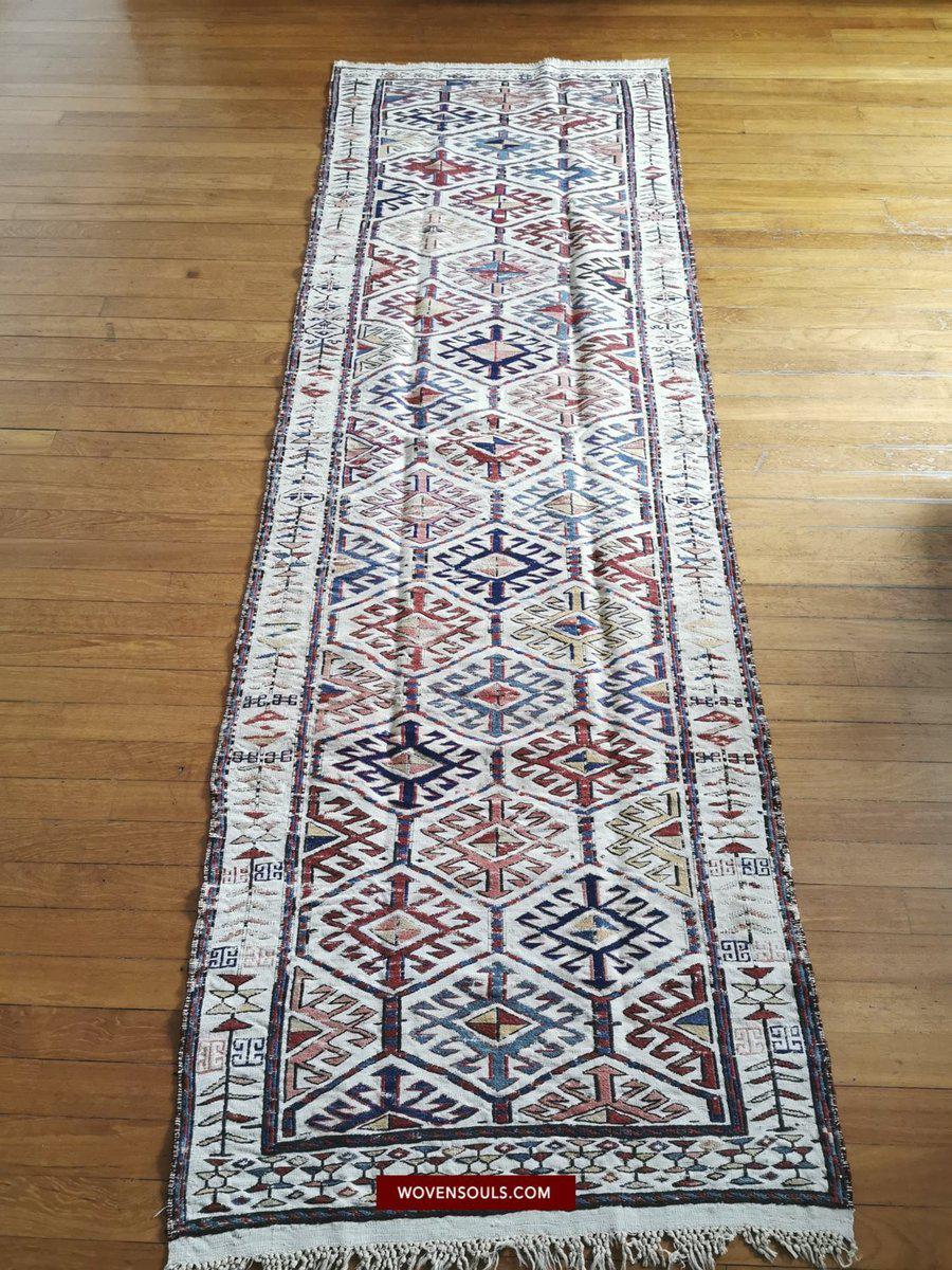 1401 Antiker kaukasischer weißer Feld-Sumach-Sumach-Sumach-Teppich-WOVENSOULS-Antike-Vintage-Textilien-Kunst-Dekor