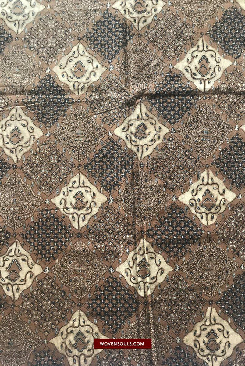 1431 Javanese Batik Kombinasi Shawl Sarong Textile Art - Chap + Tulis-WOVENSOULS-Antique-Vintage-Textiles-Art-Decor