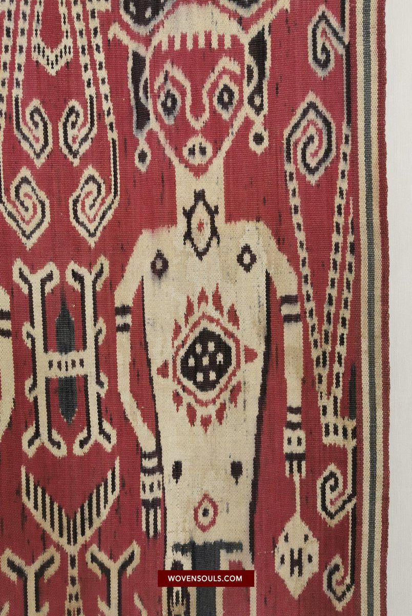 1449 Antikes Iban Ikat Pua Kumbu gewebtes Textil mit menschlichen Figuren aus Sarawak-WOVENSOULS-Antike-Vintage-Textilien-Kunst-Dekor