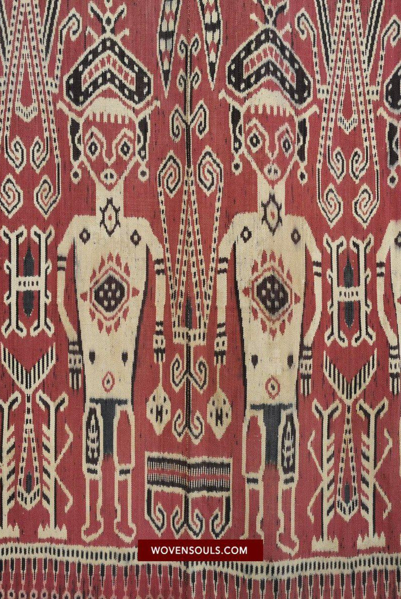 1449 Antikes Iban Ikat Pua Kumbu gewebtes Textil mit menschlichen Figuren aus Sarawak-WOVENSOULS-Antike-Vintage-Textilien-Kunst-Dekor