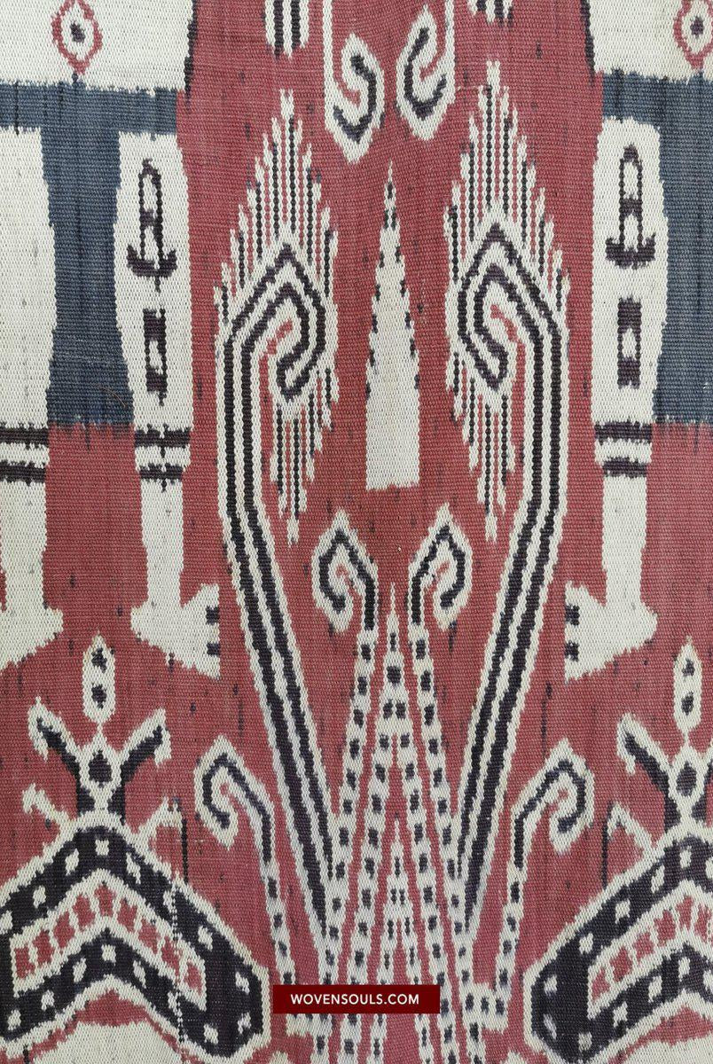 1449 Antikes Iban Ikat Pua Kumbu gewebtes Textil mit menschlichen Figuren aus Sarawak-WOVENSOULS-Antike-Vintage-Textilien-Kunst-Dekor