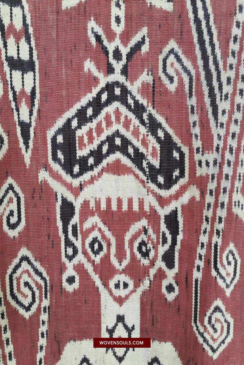 1449 Antikes Iban Ikat Pua Kumbu gewebtes Textil mit menschlichen Figuren aus Sarawak-WOVENSOULS-Antike-Vintage-Textilien-Kunst-Dekor