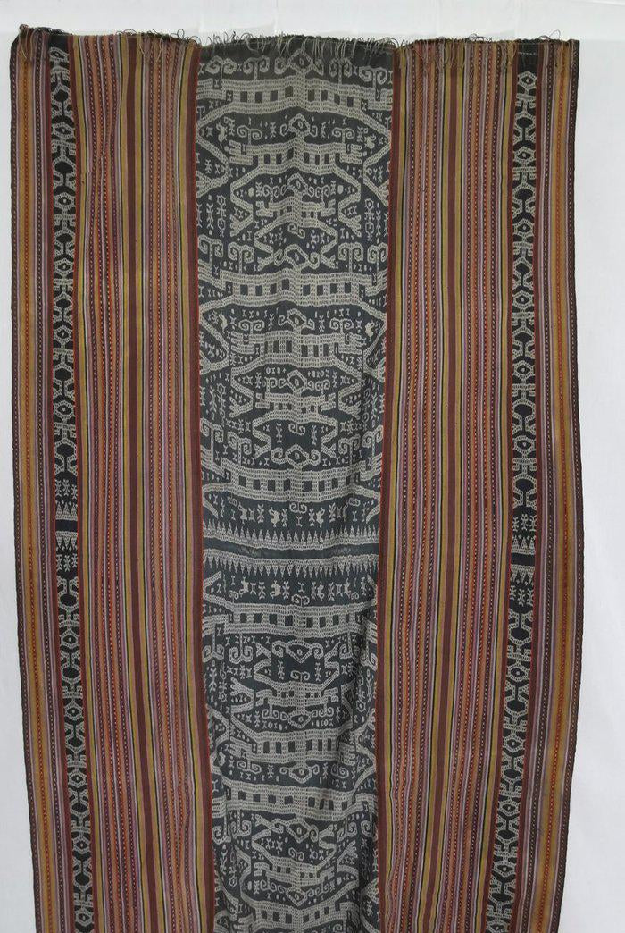 1451 Alter figurativer Ikat Timor mit anthropomorphen Figuren-WOVENSOULS-Antike-Vintage-Textilien-Kunst-Dekor