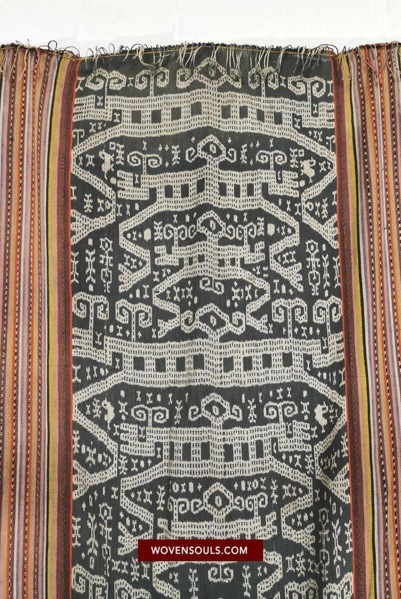 1451 Alter figurativer Ikat Timor mit anthropomorphen Figuren-WOVENSOULS-Antike-Vintage-Textilien-Kunst-Dekor
