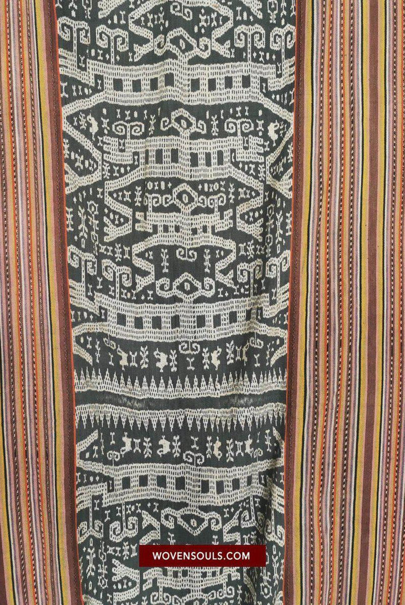 1451 Alter figurativer Ikat Timor mit anthropomorphen Figuren-WOVENSOULS-Antike-Vintage-Textilien-Kunst-Dekor