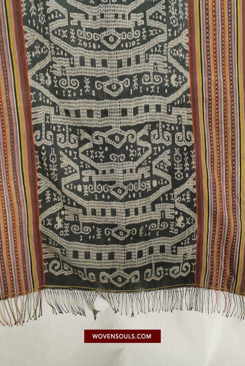 1451 Alter figurativer Ikat Timor mit anthropomorphen Figuren-WOVENSOULS-Antike-Vintage-Textilien-Kunst-Dekor