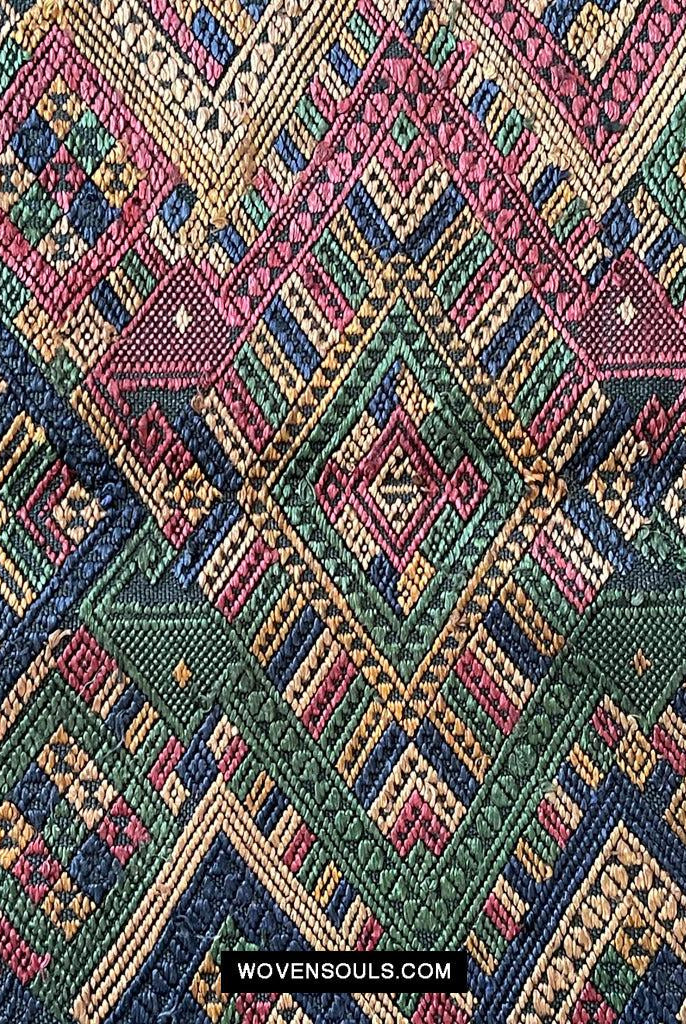 1572 Tessitura cerimoniale di seta vintageArte tessile dal Laos-WOVENSOULS Tessuti antichi e Galleria d'arte