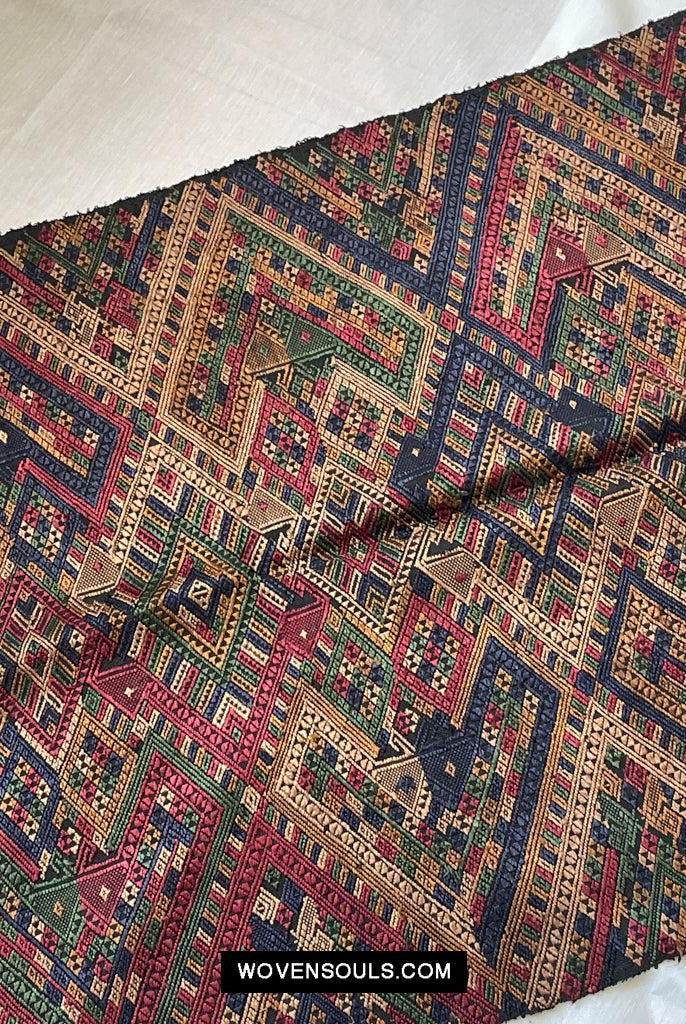 1572 Tessitura cerimoniale di seta vintageArte tessile dal Laos-WOVENSOULS Tessuti antichi e Galleria d'arte
