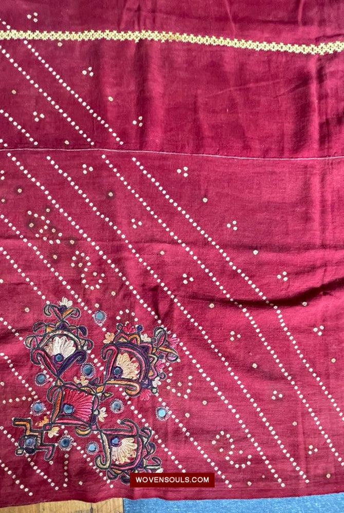 1607 Old Thar Rajasthan Wedding Odhana Shawl - Broderie Bandhani et travail miroir-WOVENSOULS Textiles anciens et galerie d'art