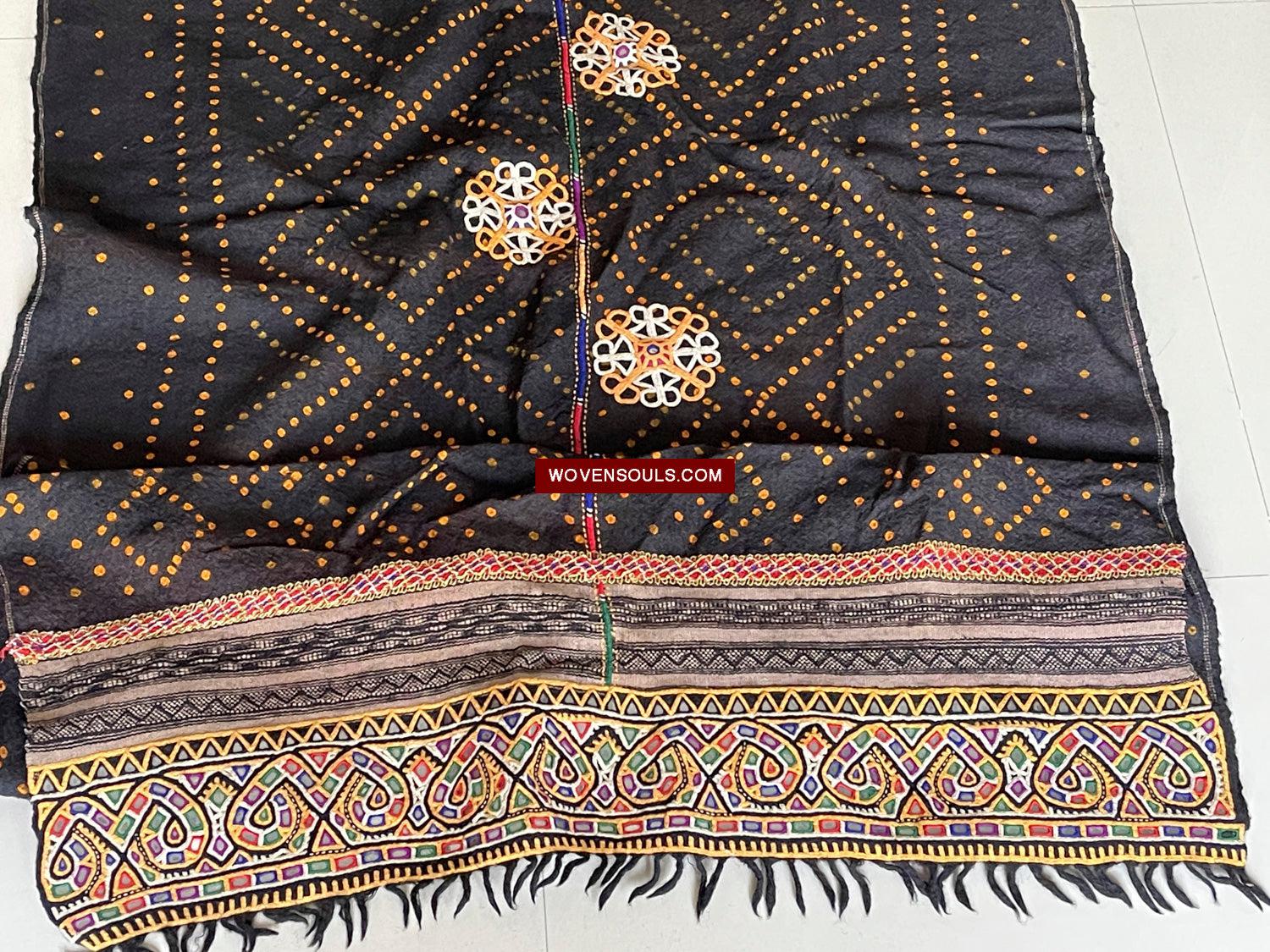 1627 Rabari Ludhi Wedding Shawl Tie-dye & Embroidery 9 florets-WOVENSOULS Antique Textiles & Art Gallery