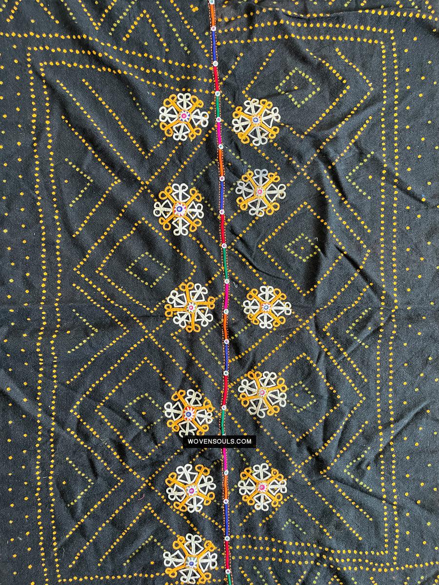 1628 Rabari Ludhi Wedding Shawl Tie-dye & Embroidery 11 florets-WOVENSOULS Antique Textiles & Art Gallery