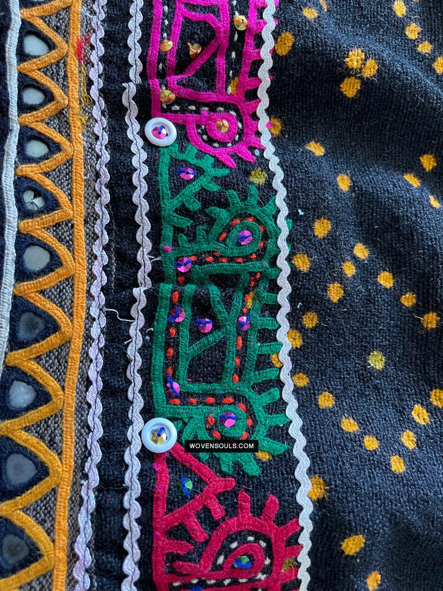 1628 Rabari Ludhi Wedding Shawl Tie-dye & Embroidery 11 florets-WOVENSOULS Antique Textiles & Art Gallery