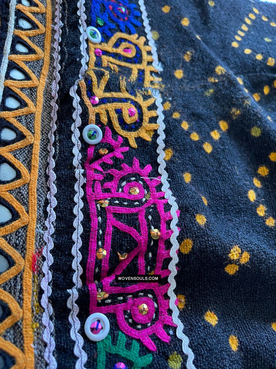 1628 Rabari Ludhi Wedding Shawl Tie-dye & Embroidery 11 florets-WOVENSOULS Antique Textiles & Art Gallery