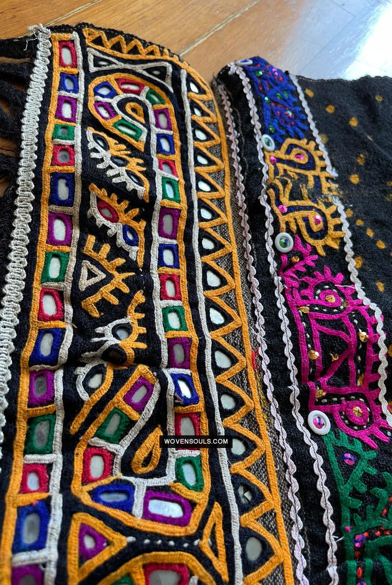 1628 Rabari Ludhi Wedding Shawl Tie-dye & Embroidery 11 florets-WOVENSOULS Antique Textiles & Art Gallery