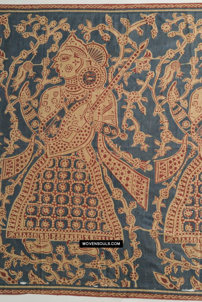 1641 VENDUTO Grande panno cerimoniale del Gujarat con una fila di musiciste-WOVENSOULS Tessuti antichi e Galleria d'arte